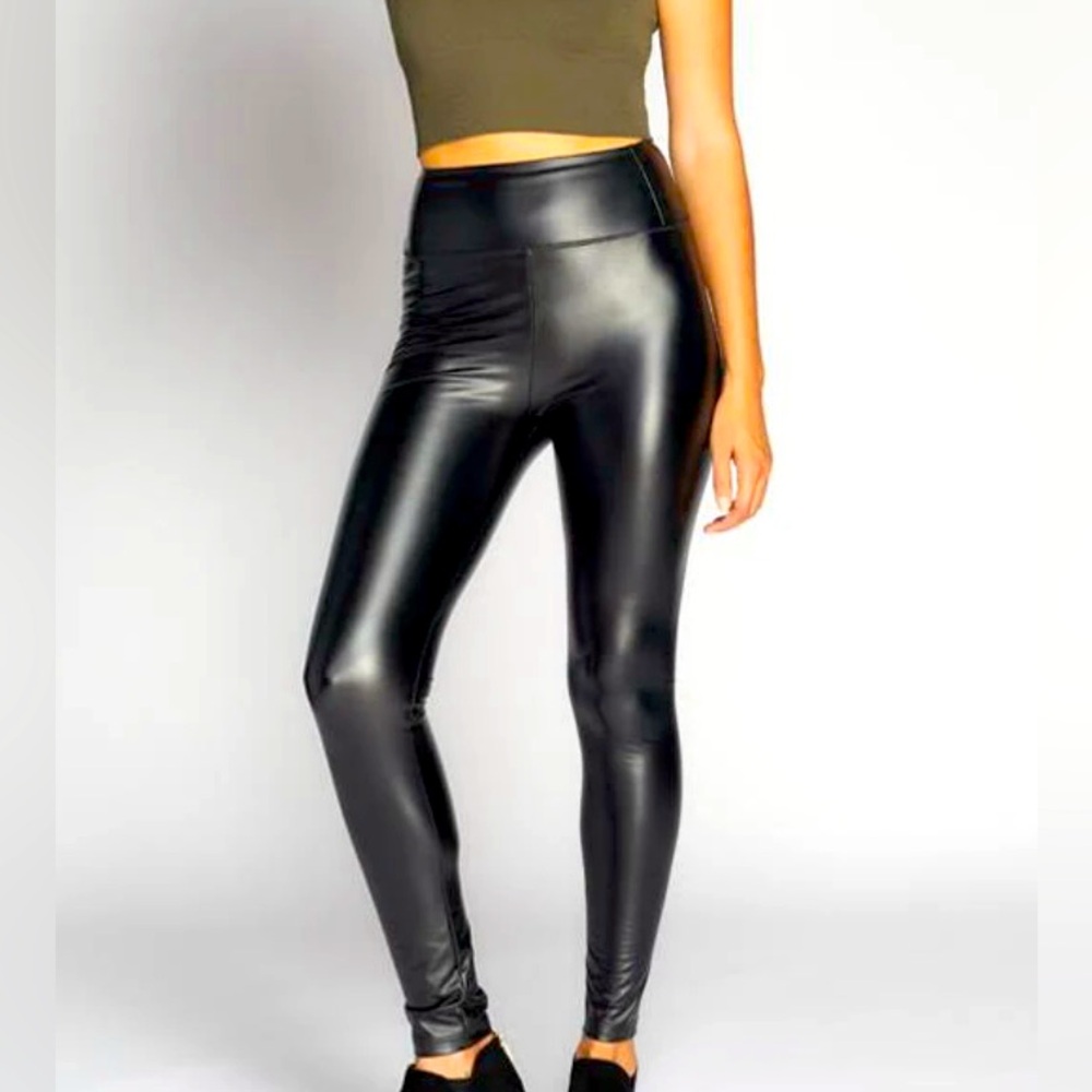Black Dress Pants with Slim Fit and Full Length